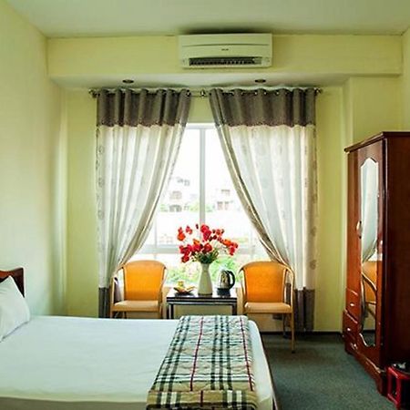 Ngoc Binh Hotel Хюе Екстер'єр фото