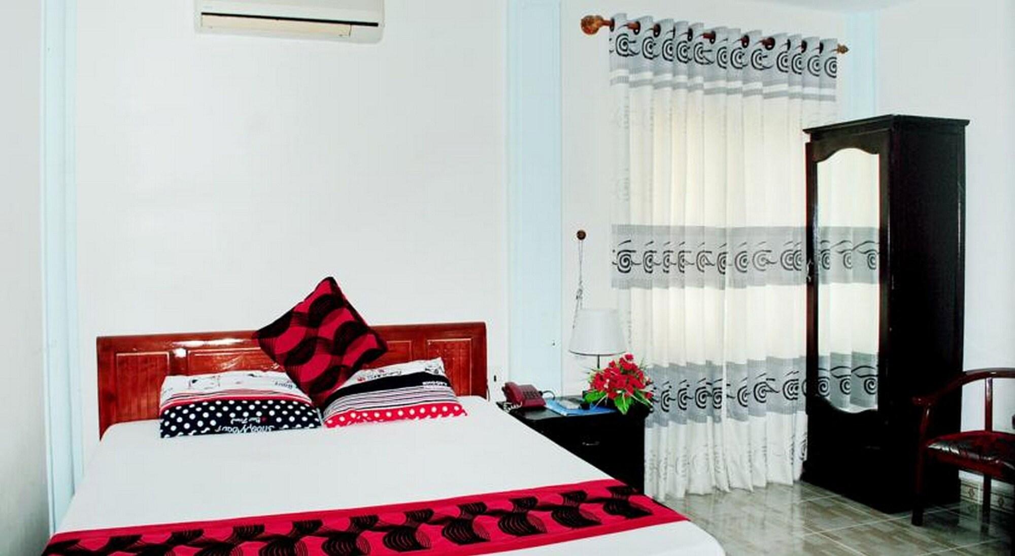 Ngoc Binh Hotel Хюе Екстер'єр фото