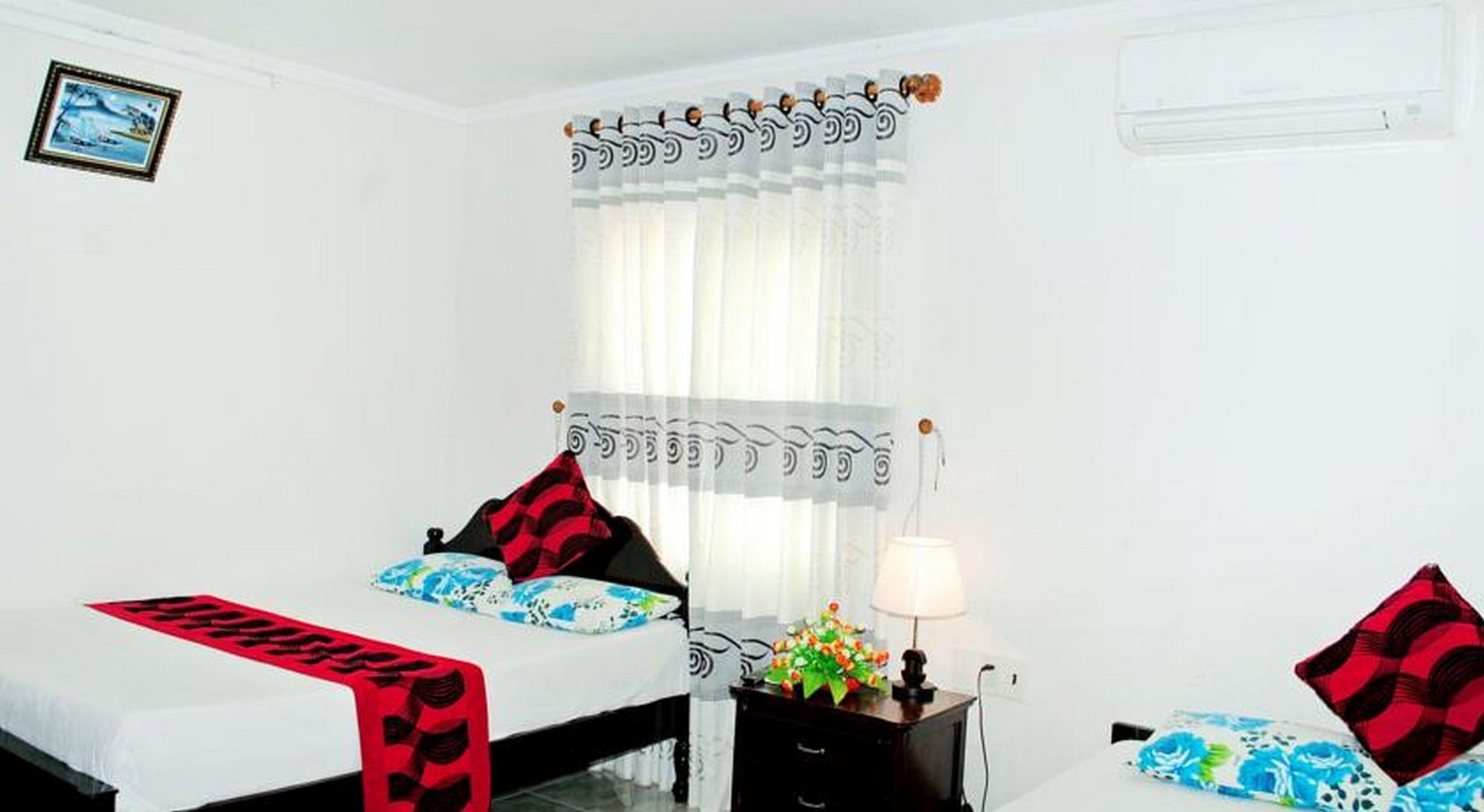 Ngoc Binh Hotel Хюе Екстер'єр фото