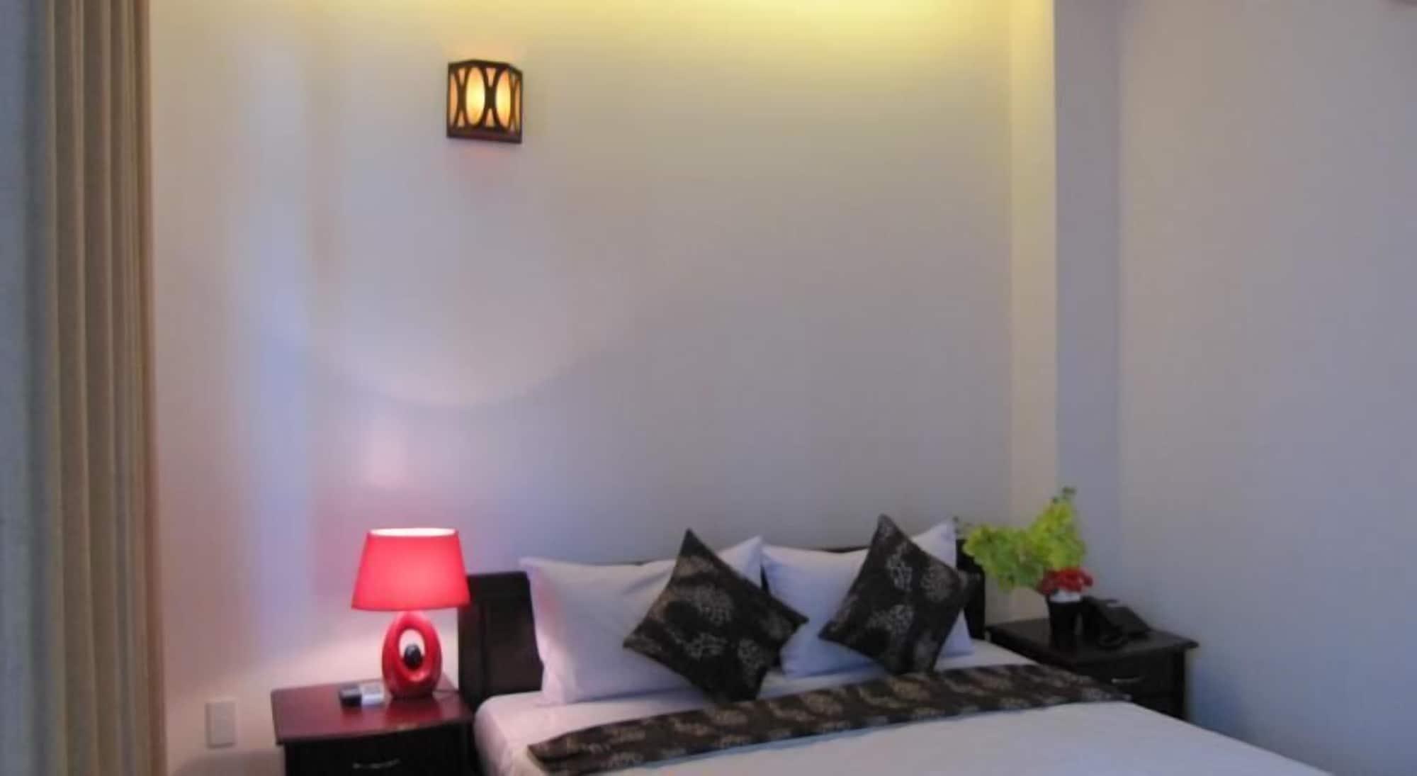 Ngoc Binh Hotel Хюе Екстер'єр фото