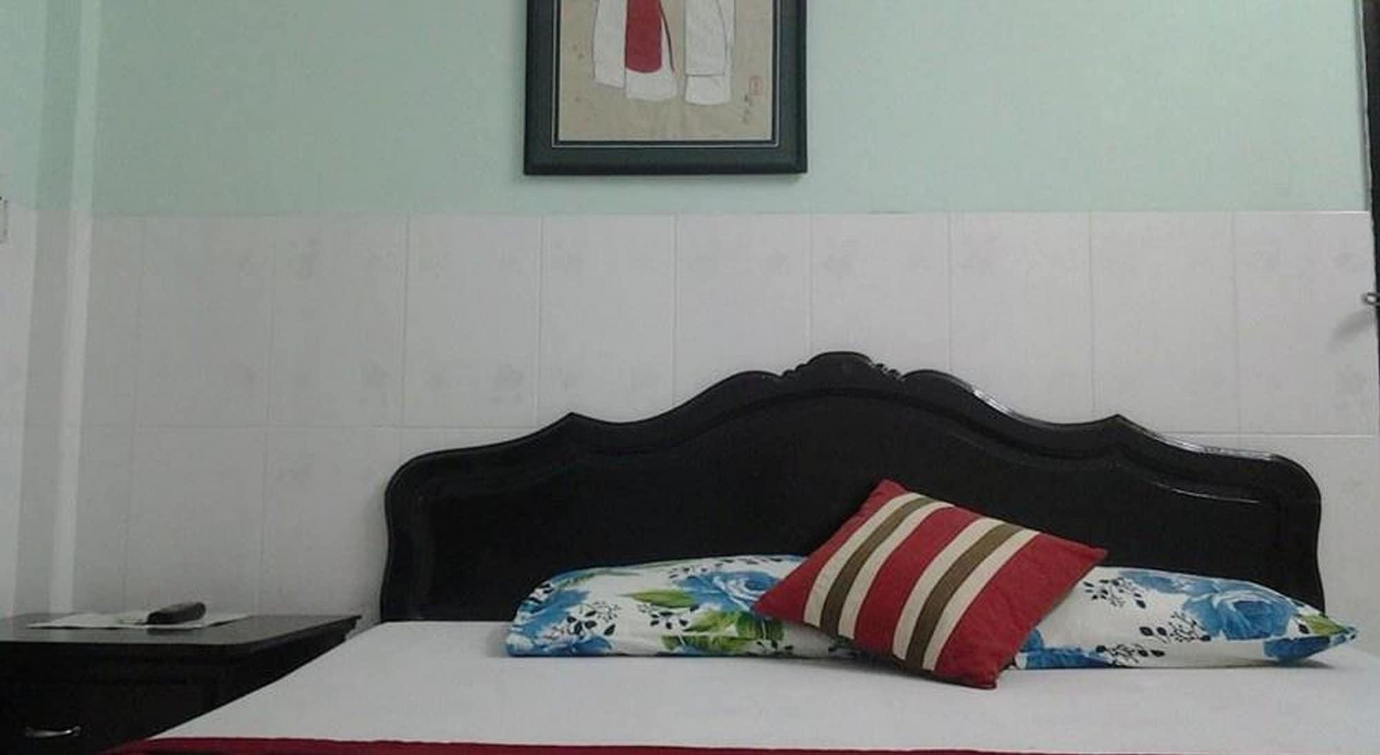 Ngoc Binh Hotel Хюе Екстер'єр фото