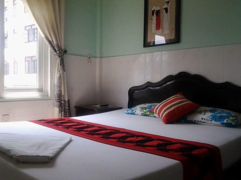 Ngoc Binh Hotel Хюе Екстер'єр фото